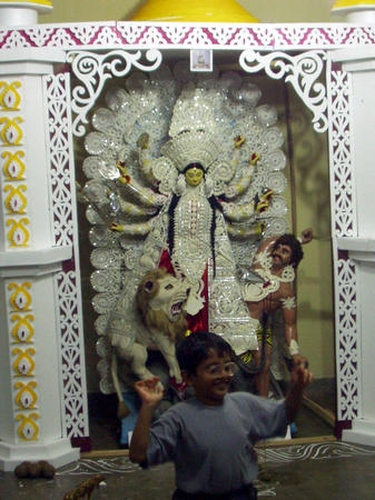 kids dancing in front of the idols