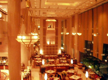 Marriotte Hotel Speisesaal unten im Foyer