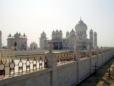 Guru/Swami Tempel unterwegs