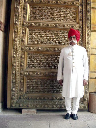 Tuersteher im Maharadjamuseum