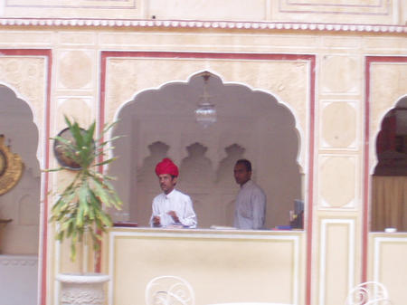 Hotelrezeption mit Turban