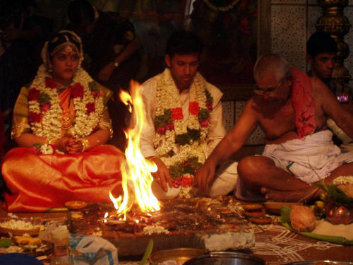 The fire (Agni) serves at witness to the wedding